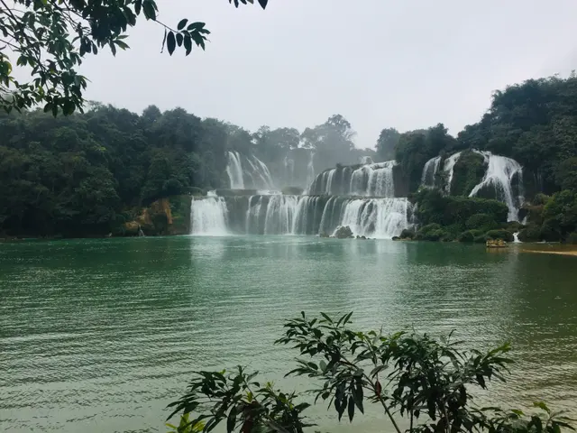 德天瀑布水潭