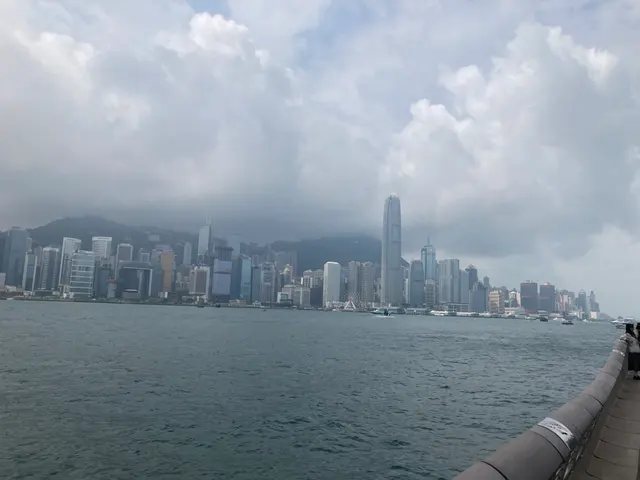 阴天维多利亚港
