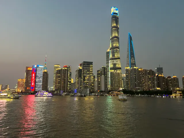 陆家嘴夜色天际线
