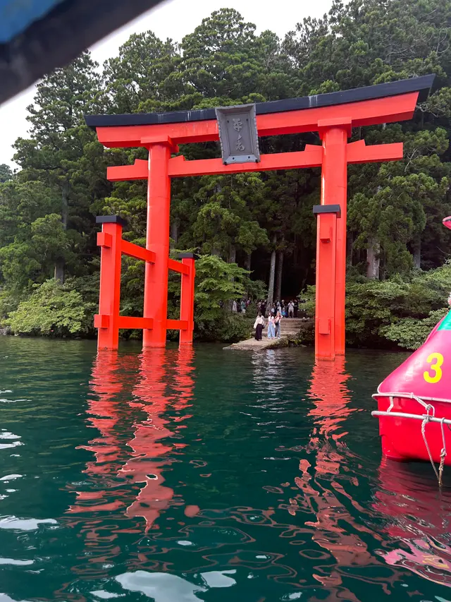 箱根芦之湖鸟居