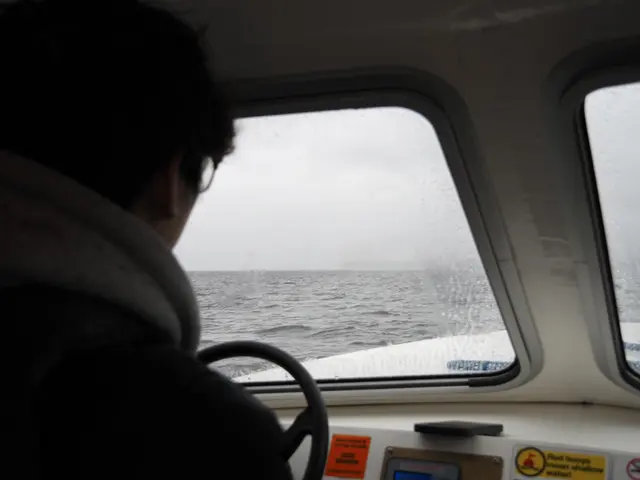 湖上船舱视角