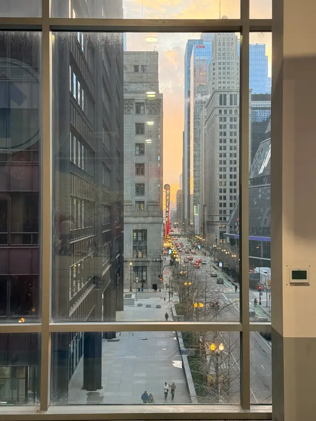 芝加哥窗边街景