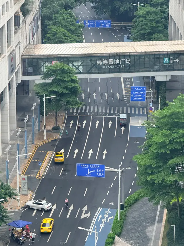 高德置地广场路口